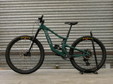 Load image into Gallery viewer, Ex Demo Juliana Roubion Carbon CC - XO AXS Reserve - Medium / Jade