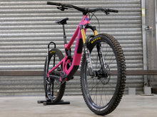 Load image into Gallery viewer, Ex Demo Juliana Roubion Carbon CC - XO1 Kit - Medium / Fuchsia