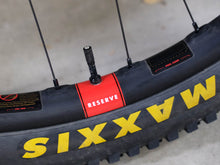 Load image into Gallery viewer, Ex Demo Reserve 30|HD x i9 Hydra 29" Wheelset | 6B | XD w/ Maxxis Forekaster