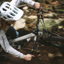 Load image into Gallery viewer, OneUp Components V2 Carbon Handlebar