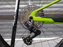 Load image into Gallery viewer, Santa Cruz Blur Carbon C - GX AXS TR - Large/Green