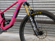 Load image into Gallery viewer, Ex Demo Juliana Roubion Carbon CC - XO1 Kit - Medium / Fuchsia