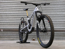 Load image into Gallery viewer, Ex Demo Santa Cruz Heckler SL Carbon CC - XO AXS Reserve - Large / Silver