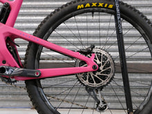 Load image into Gallery viewer, Ex Demo Juliana Roubion Carbon CC - XO1 Kit - Medium / Fuchsia