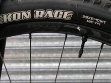 Load image into Gallery viewer, Santa Cruz Blur Carbon C - GX AXS TR - Large/Green