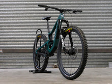 Load image into Gallery viewer, Ex Demo Juliana Roubion Carbon CC - XO AXS Reserve - Medium / Jade
