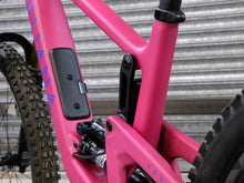 Load image into Gallery viewer, Ex Demo Juliana Roubion Carbon CC - XO1 Kit - Medium / Fuchsia
