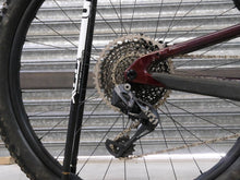 Load image into Gallery viewer, Ex Demo Santa Cruz Hightower V3 Carbon CC - XO1 AXS Reserve - Medium/Purple
