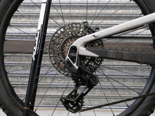 Load image into Gallery viewer, Ex Demo Santa Cruz Heckler SL Carbon CC - XO AXS Reserve - Large / Silver 2/2
