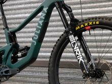 Load image into Gallery viewer, Ex Demo Juliana Roubion Carbon CC - XO AXS Reserve - Medium / Jade
