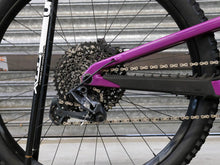 Load image into Gallery viewer, Santa Cruz Heckler SL Carbon C - S Kit - Large / Magenta
