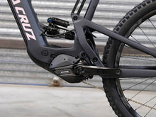 Load image into Gallery viewer, Ex Demo Santa Cruz Heckler Carbon C - XO1 MX - Large / Black
