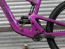 Load image into Gallery viewer, Santa Cruz Heckler SL Carbon C - S Kit - Large / Magenta

