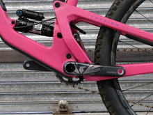 Load image into Gallery viewer, Ex Demo Juliana Roubion Carbon CC - XO1 Kit - Medium / Fuchsia
