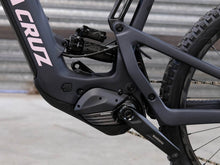 Load image into Gallery viewer, Santa Cruz Heckler Carbon C - S MX - Large / Pewter
