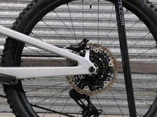 Load image into Gallery viewer, Ex Demo Santa Cruz Heckler SL Carbon CC - XO AXS Reserve - Large / Silver 2/2
