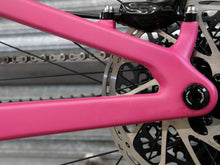 Load image into Gallery viewer, Ex Demo Juliana Roubion Carbon CC - XO1 Kit - Medium / Fuchsia
