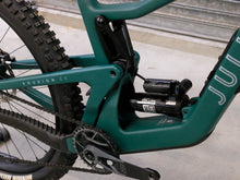 Load image into Gallery viewer, Ex Demo Juliana Roubion Carbon CC - XO AXS Reserve - Medium / Jade
